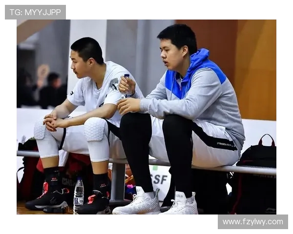 周鹏的篮球之路:从青涩少年到国家队核心的奋斗历程与荣耀时刻